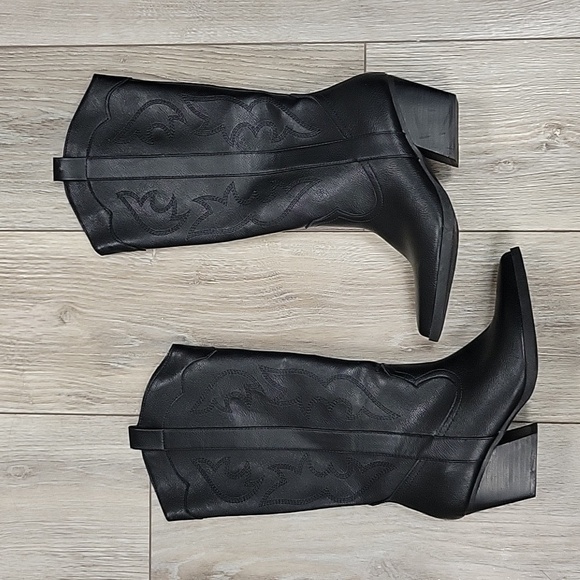 DV Dolce Vita Size 5 Black Kindred Cowboy Boots - Picture 1 of 8